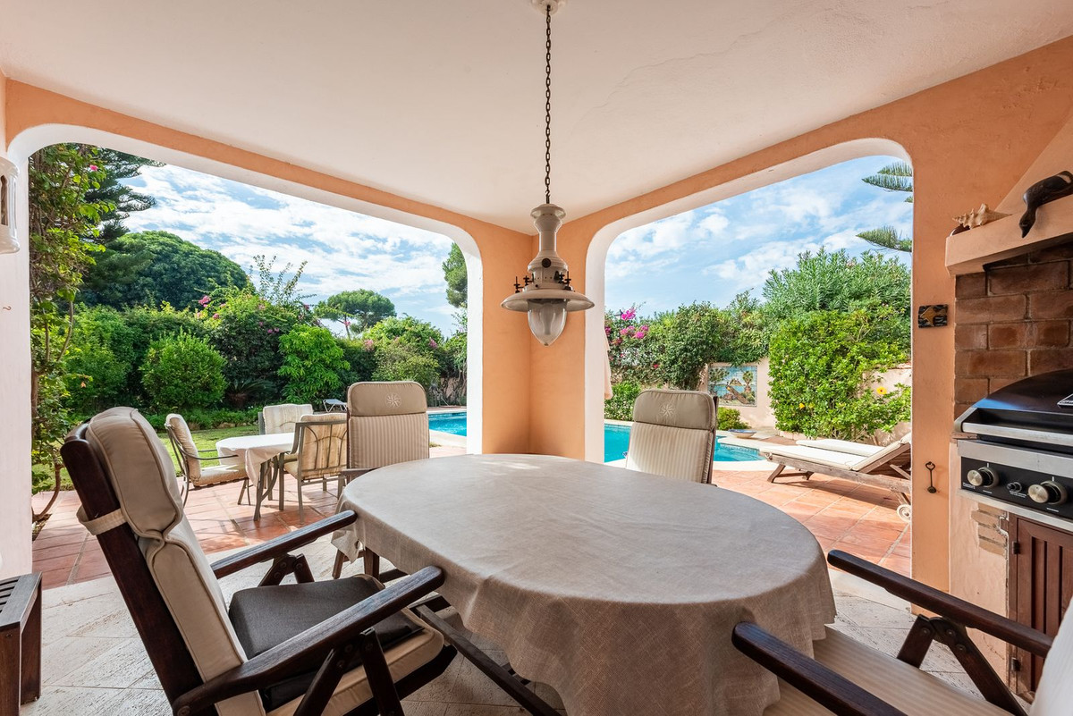 Huis te koop in El Paraiso | 4 slaapkamers H5496880