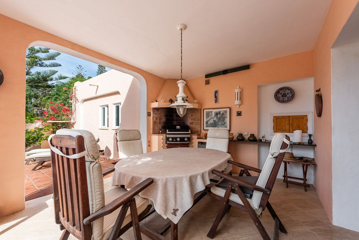 Huis te koop in El Paraiso | 4 slaapkamers H5496880