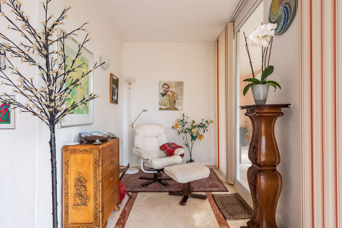 Huis te koop in El Paraiso | 4 slaapkamers H5496880