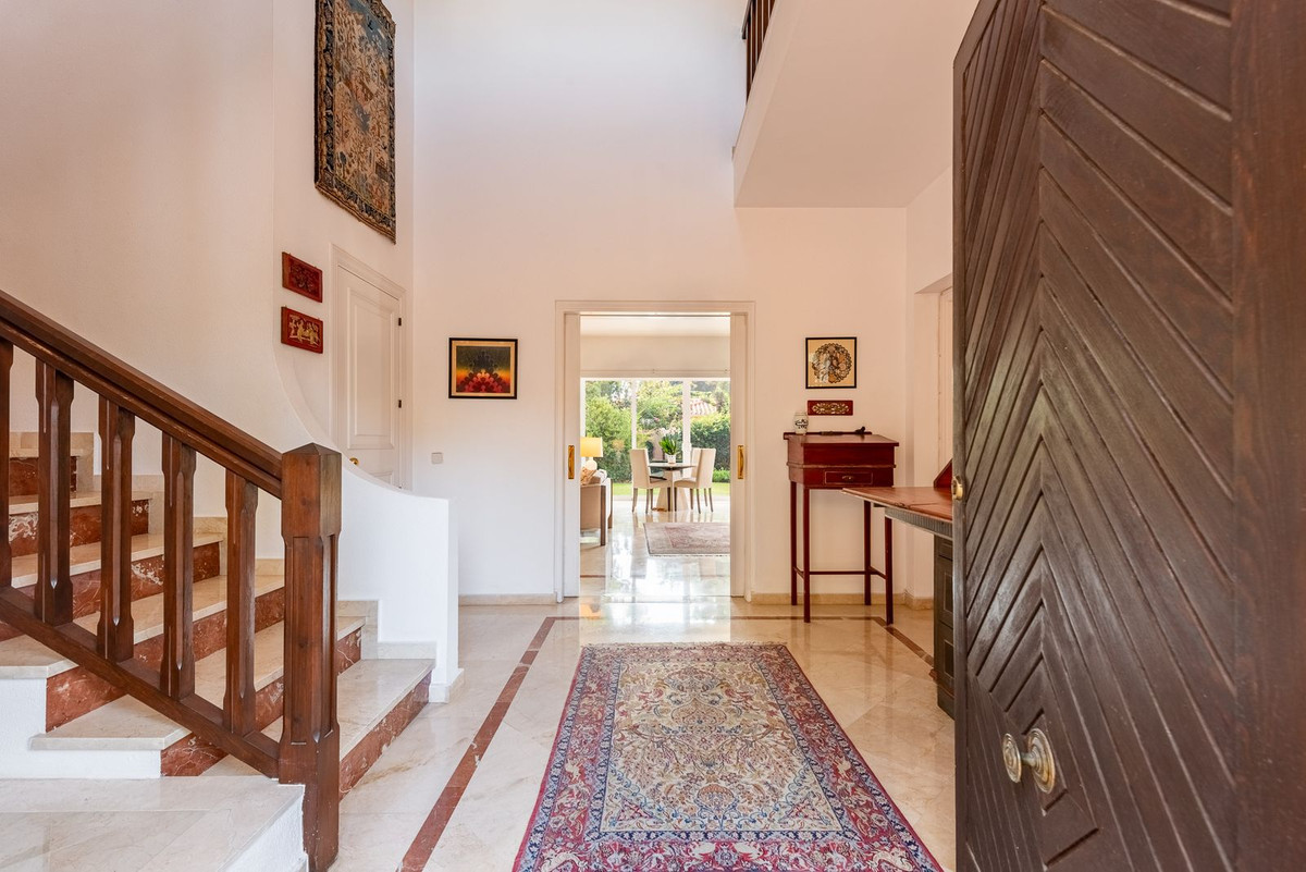 Huis te koop in El Paraiso | 4 slaapkamers H5496880