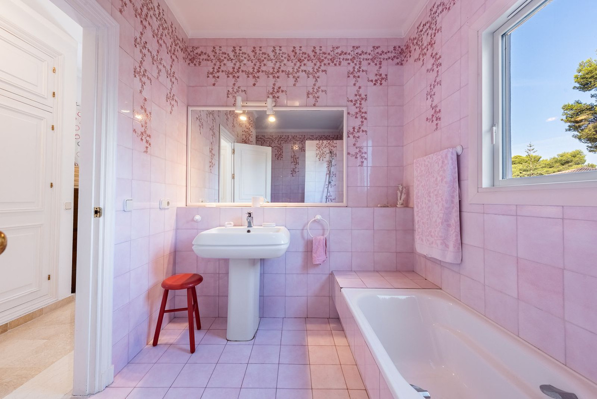 Huis te koop in El Paraiso | 4 slaapkamers H5496880