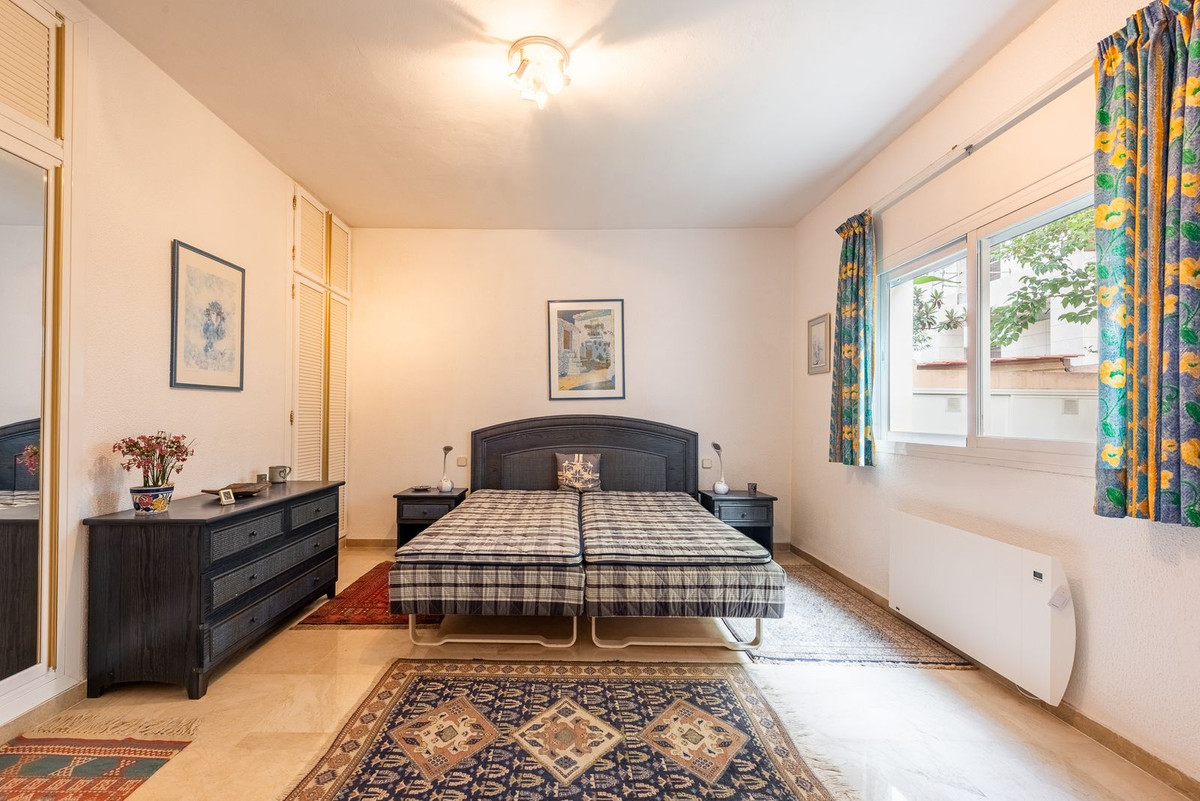 Huis te koop in El Paraiso | 4 slaapkamers H5496880