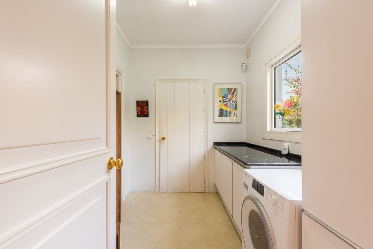 Huis te koop in El Paraiso | 4 slaapkamers H5496880