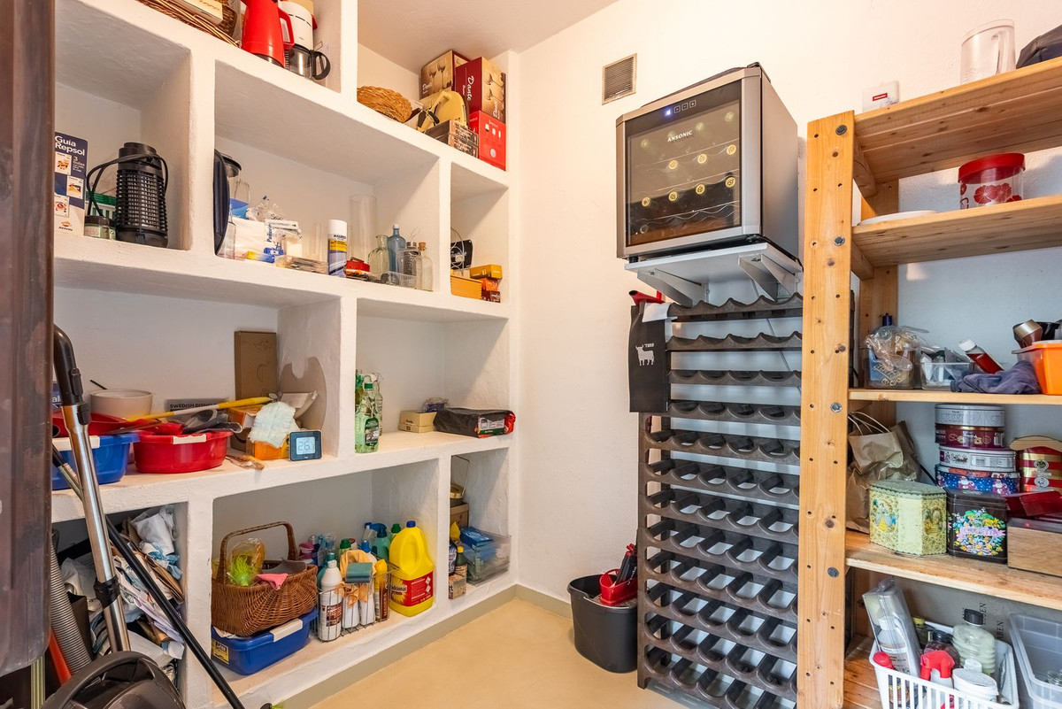 Huis te koop in El Paraiso | 4 slaapkamers H5496880