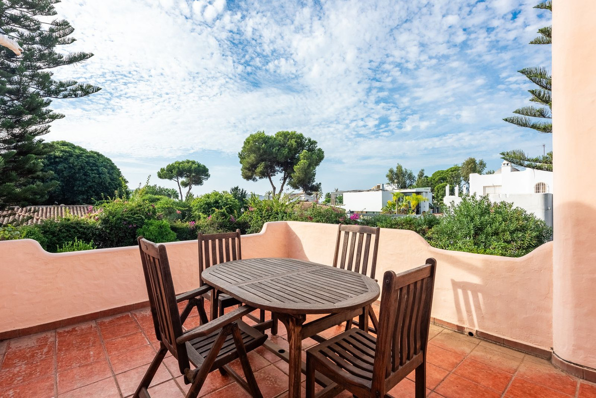Huis te koop in El Paraiso | 4 slaapkamers H5496880