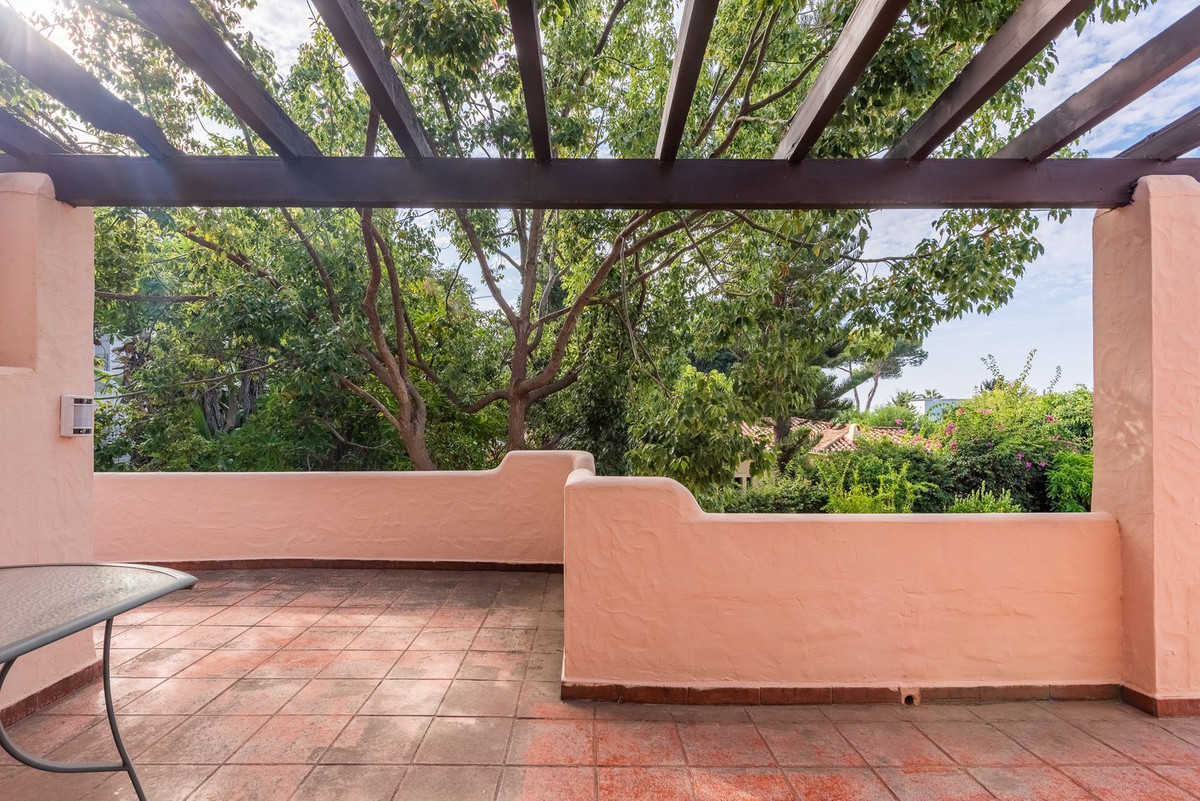 Huis te koop in El Paraiso | 4 slaapkamers H5496880