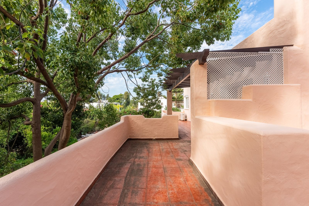 Huis te koop in El Paraiso | 4 slaapkamers H5496880