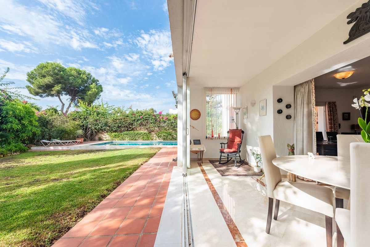 Huis te koop in El Paraiso | 4 slaapkamers H5496880