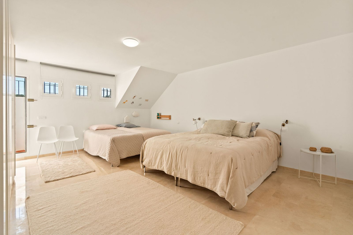 Huis te koop in El Paraiso | 3 slaapkamers H5505889