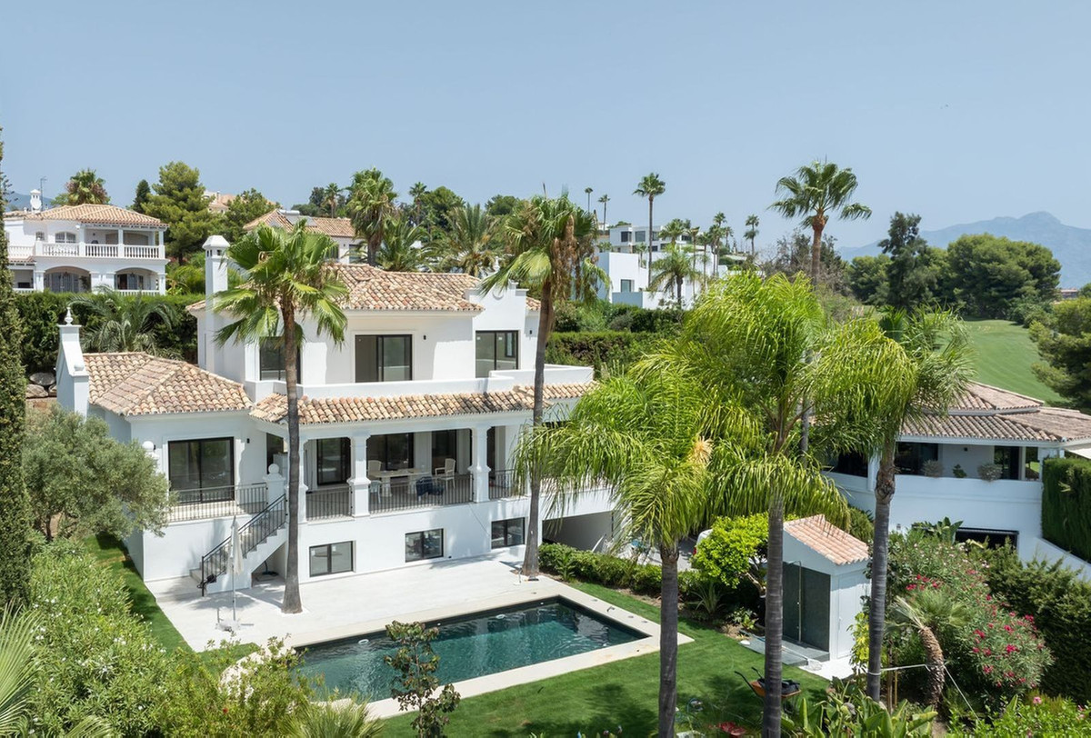 Huis te koop in El Paraiso | 6 slaapkamers H5516968