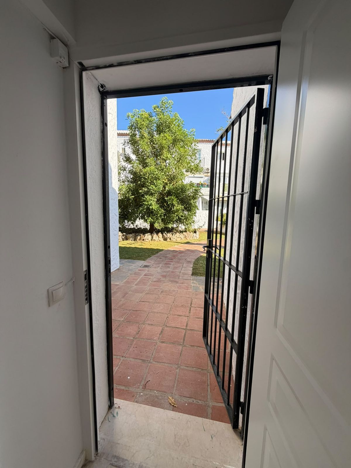 Huis te koop in El Paraiso | 2 slaapkamers H5520010