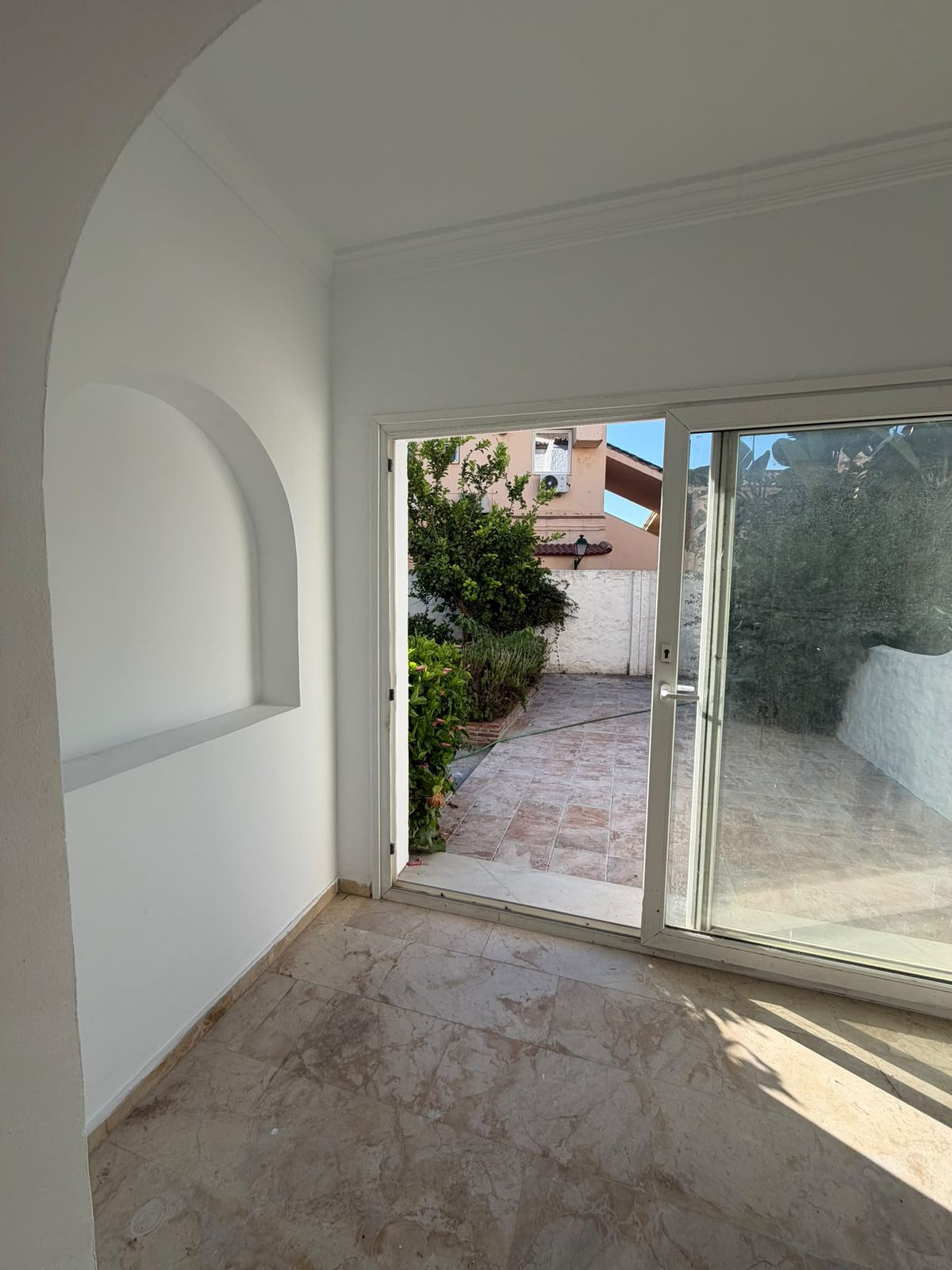 Huis te koop in El Paraiso | 2 slaapkamers H5520010