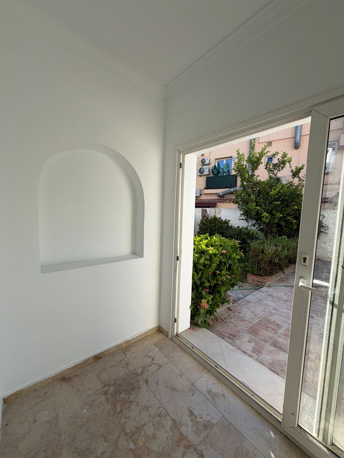 Huis te koop in El Paraiso | 2 slaapkamers H5520010