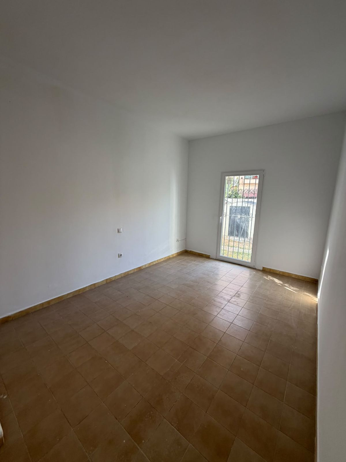 Huis te koop in El Paraiso | 2 slaapkamers H5520010