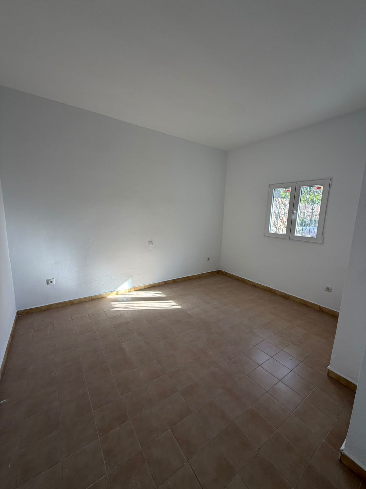 Huis te koop in El Paraiso | 2 slaapkamers H5520010