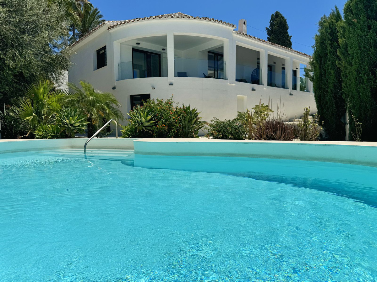 Vrijstaande Villa in El Rosario-1