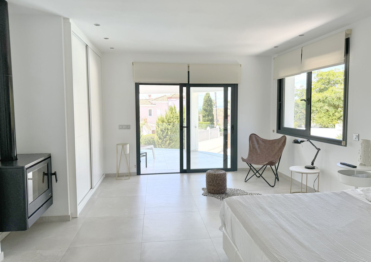 Vrijstaande Villa in El Rosario-15