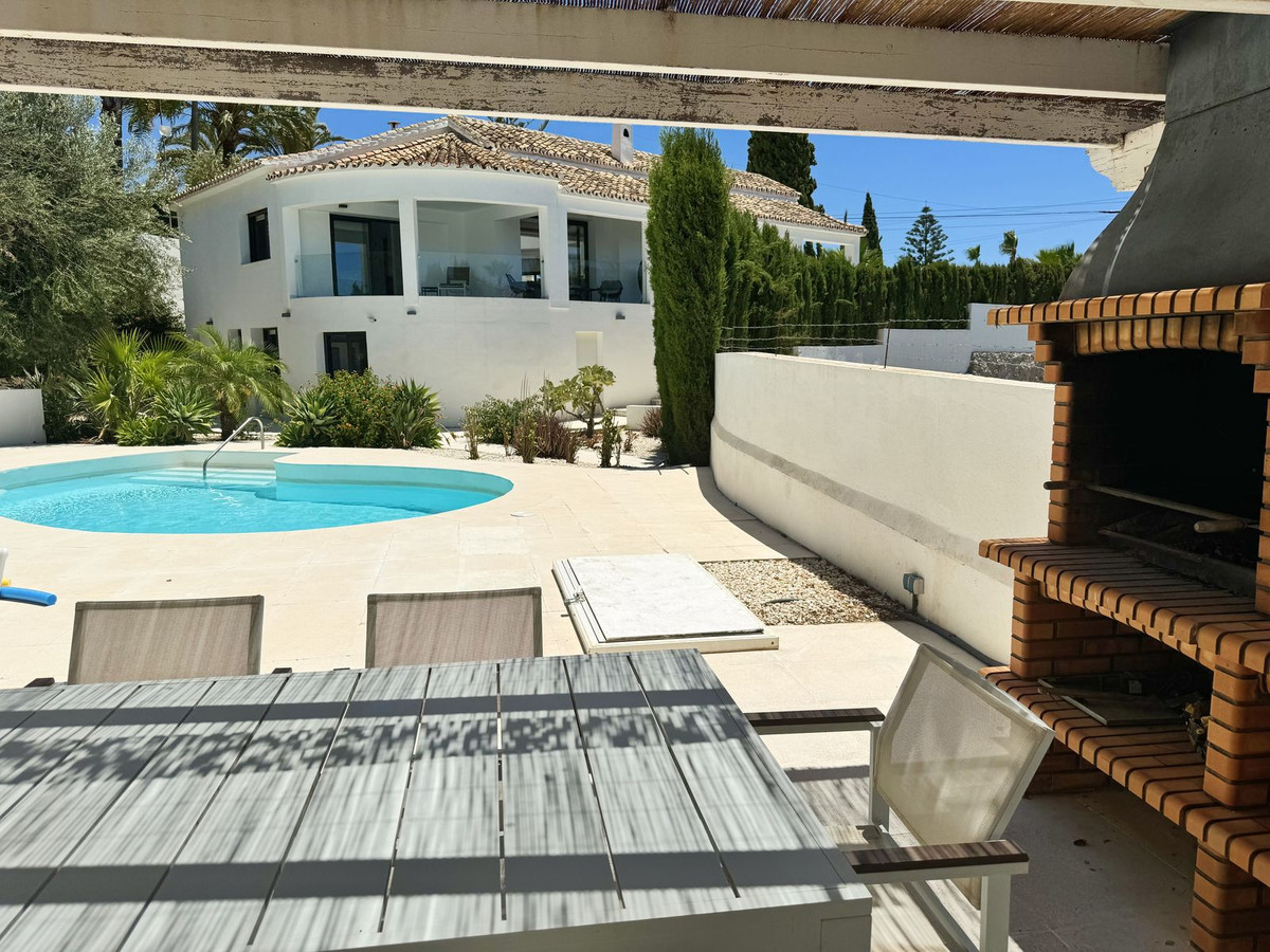 Vrijstaande Villa in El Rosario-33