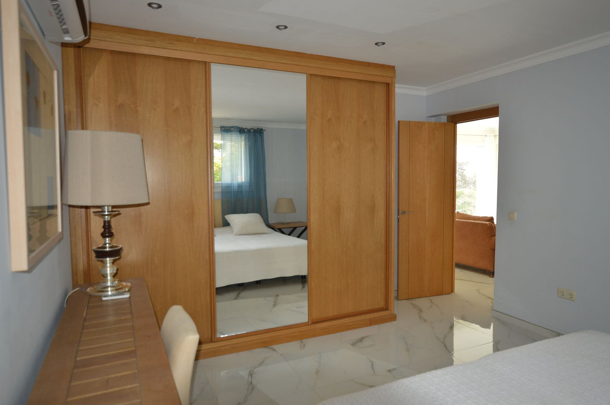 Vrijstaande Villa in El Rosario-12