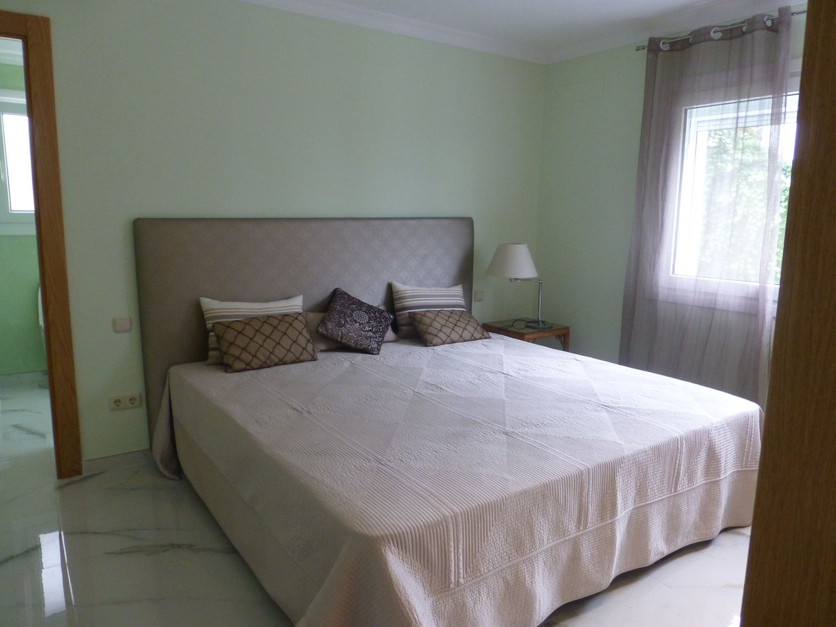 Vrijstaande Villa in El Rosario-9