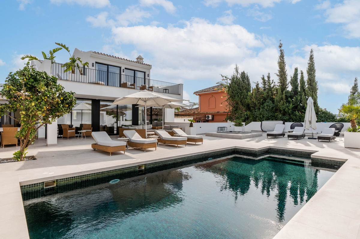 Vrijstaande Villa in El Rosario-1