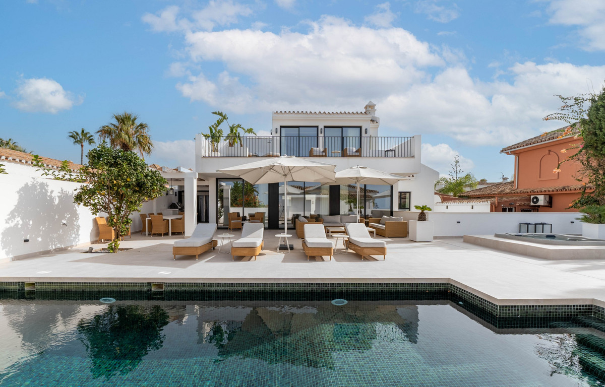 Vrijstaande Villa in El Rosario-2