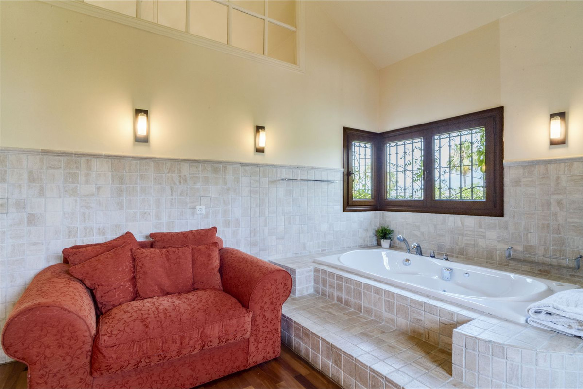 Huis te koop in El Rosario | 5 slaapkamers H5044612