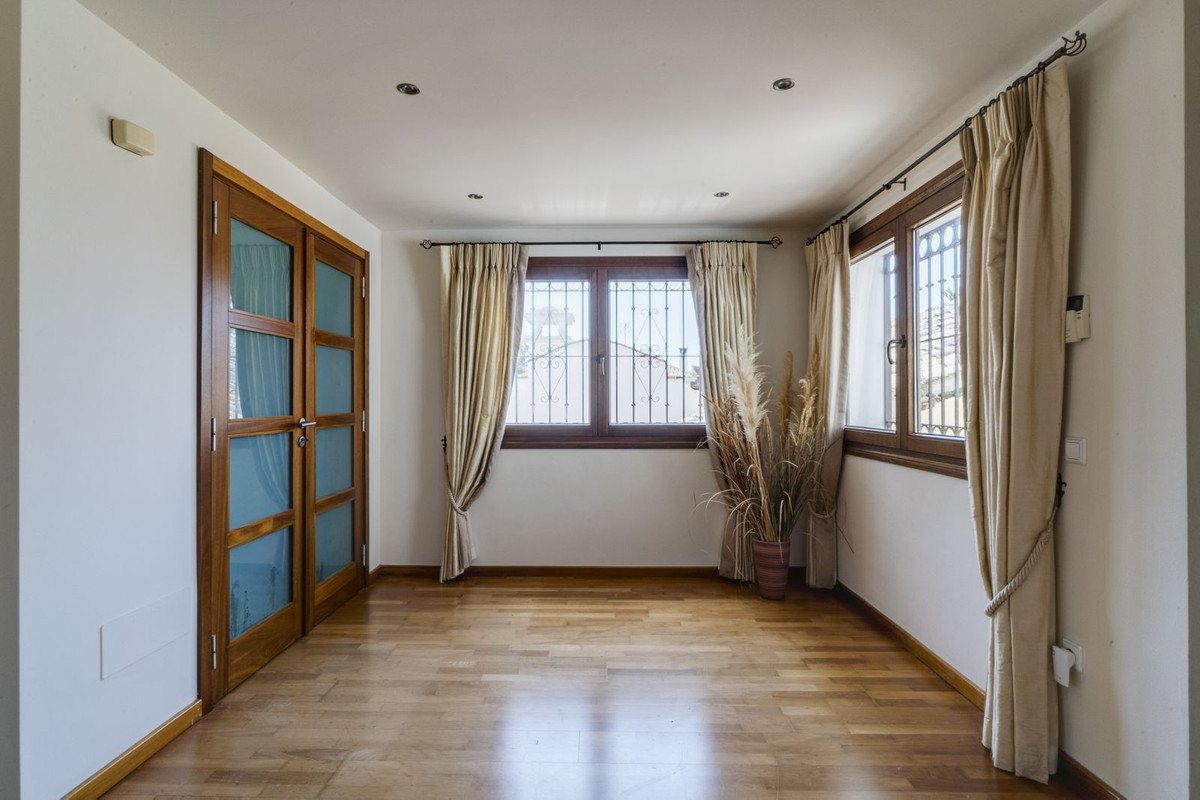 Huis te koop in El Rosario | 5 slaapkamers H5044612