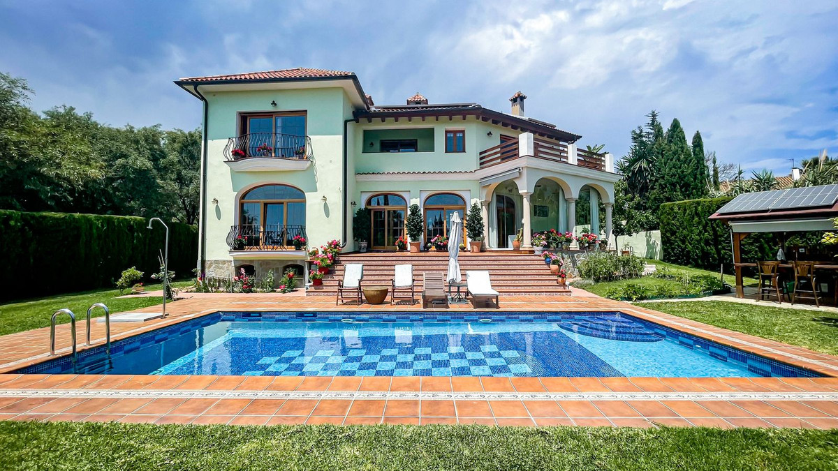 Vrijstaande Villa in El Rosario-1