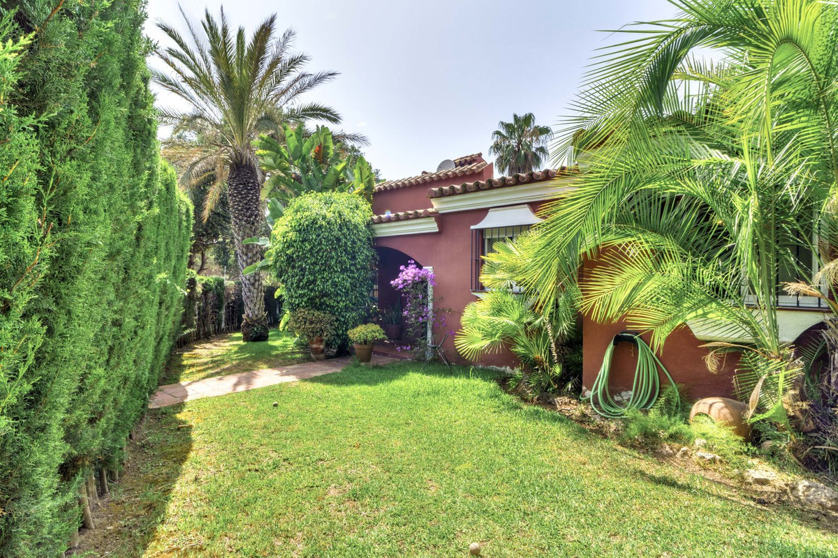 Huis te koop in El Rosario | 4 slaapkamers H5079163
