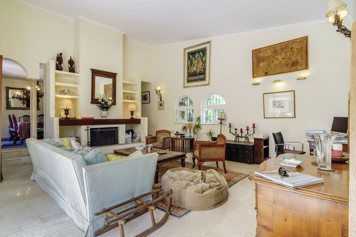 Huis te koop in El Rosario | 4 slaapkamers H5079163