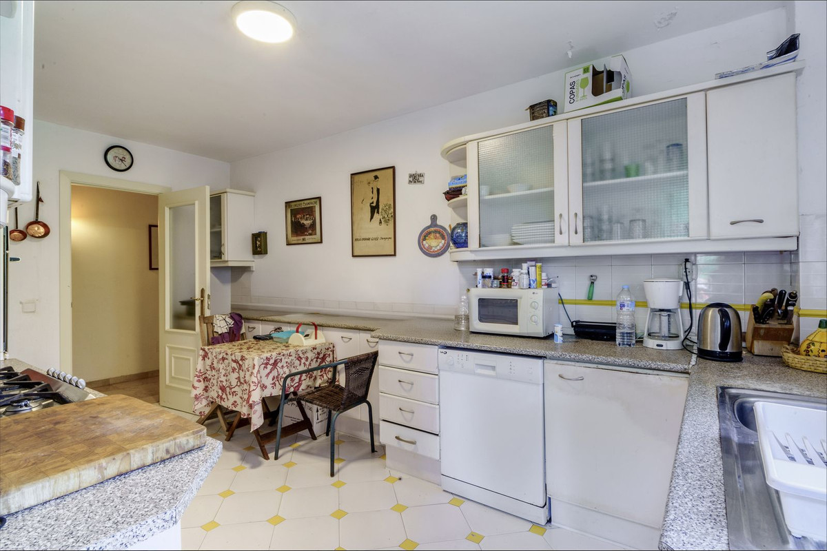 Huis te koop in El Rosario | 4 slaapkamers H5079163