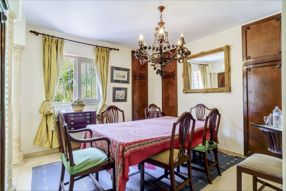 Huis te koop in El Rosario | 4 slaapkamers H5079163