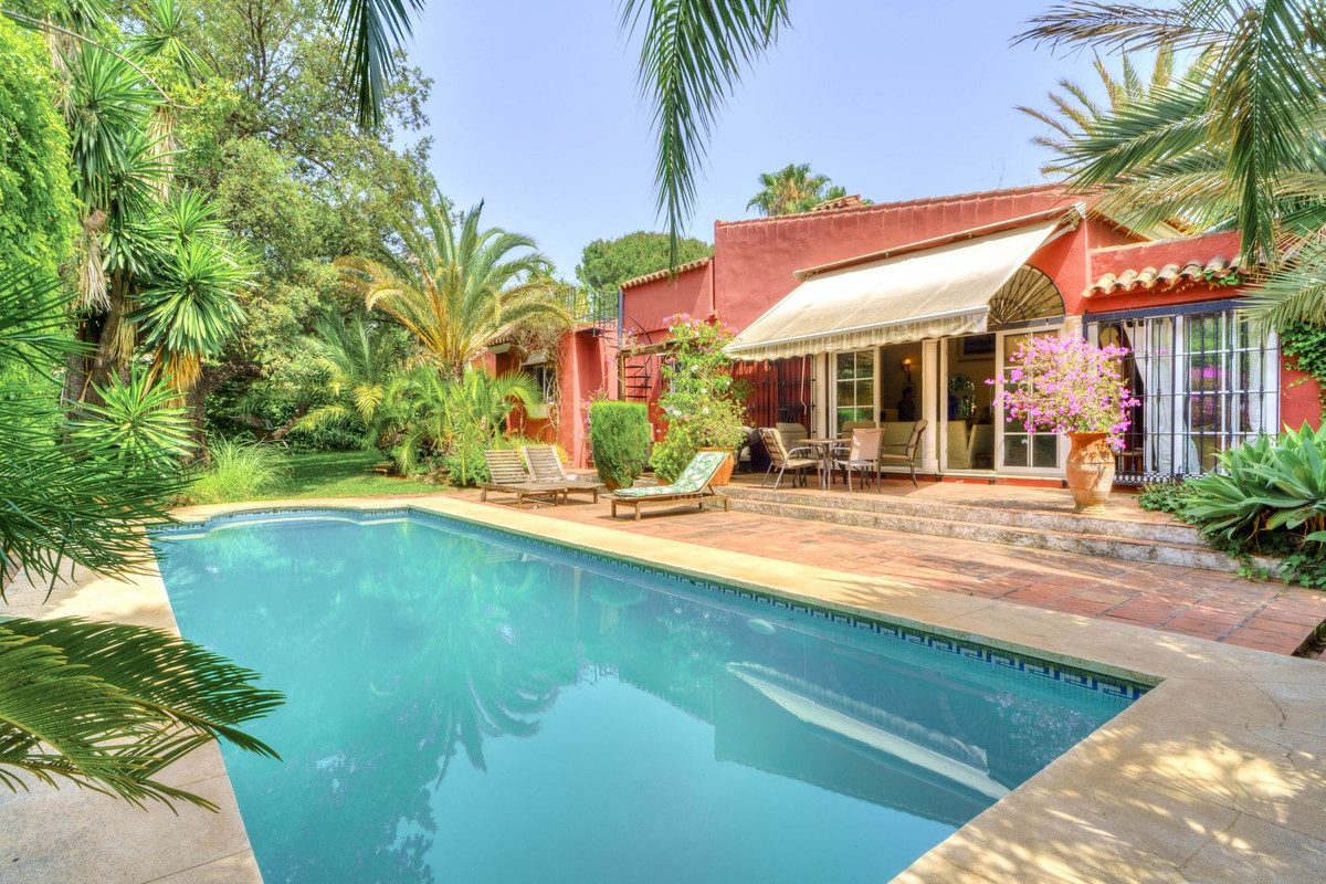 Huis te koop in El Rosario | 4 slaapkamers H5079163
