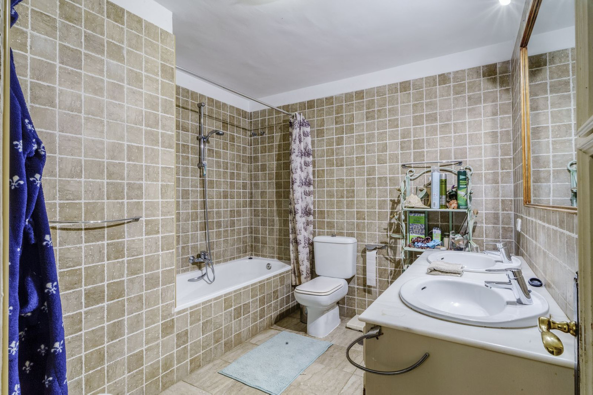 Huis te koop in El Rosario | 4 slaapkamers H5079163