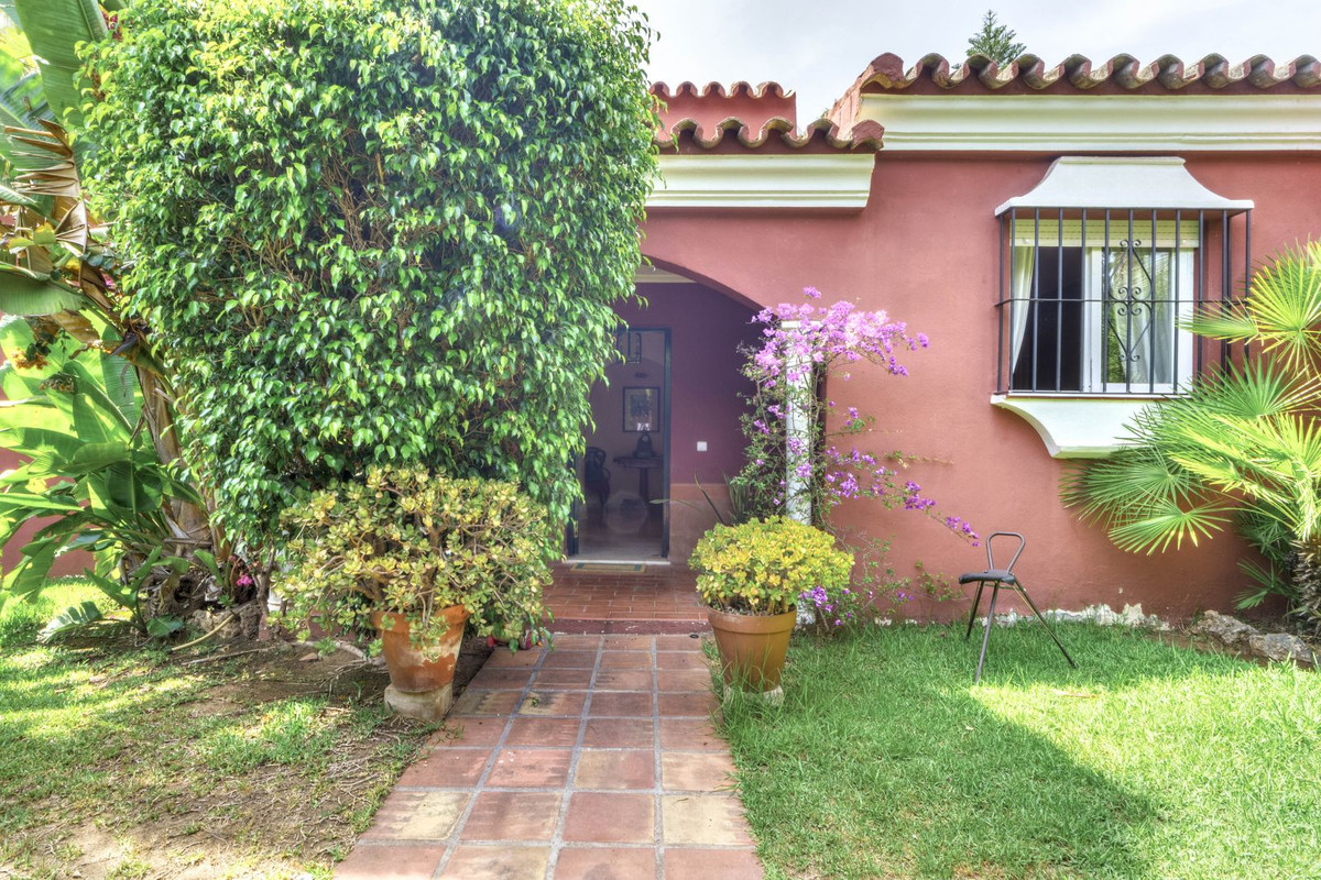 Huis te koop in El Rosario | 4 slaapkamers H5079163