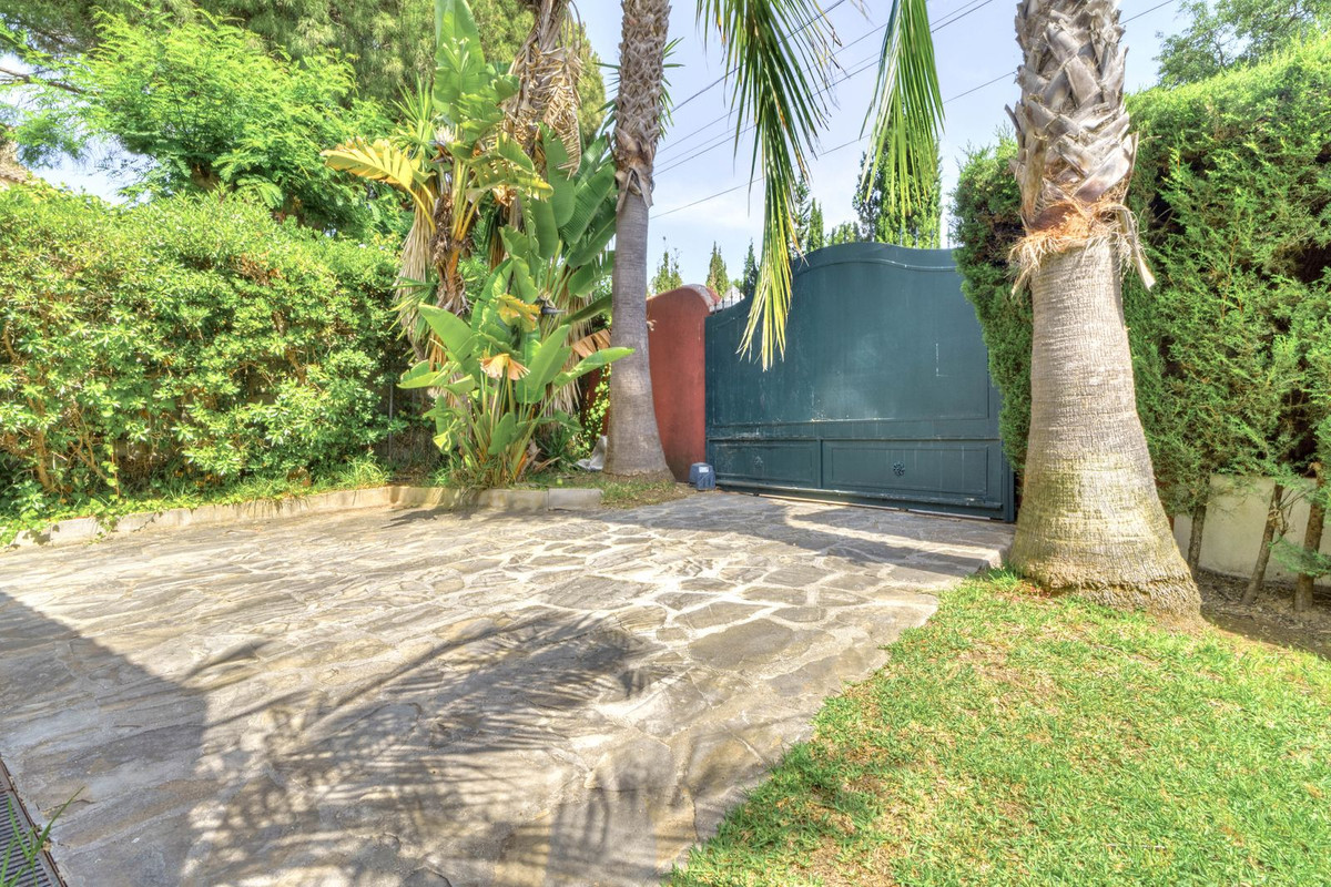 Huis te koop in El Rosario | 4 slaapkamers H5079163