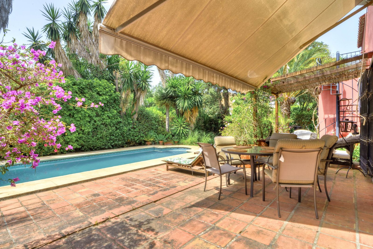 Huis te koop in El Rosario | 4 slaapkamers H5079163