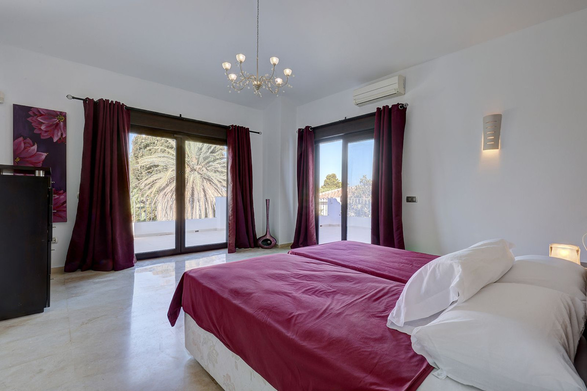 Huis te koop in El Rosario | 5 slaapkamers H5104279