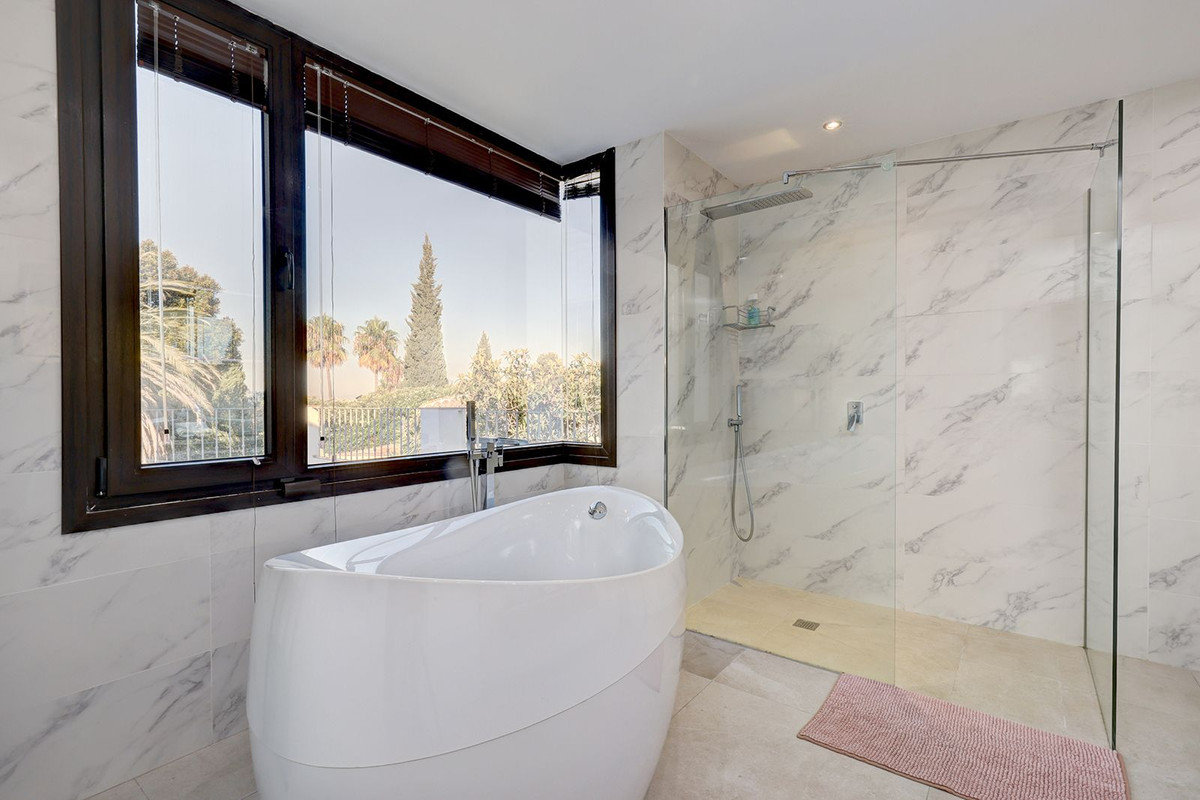 Huis te koop in El Rosario | 5 slaapkamers H5104279