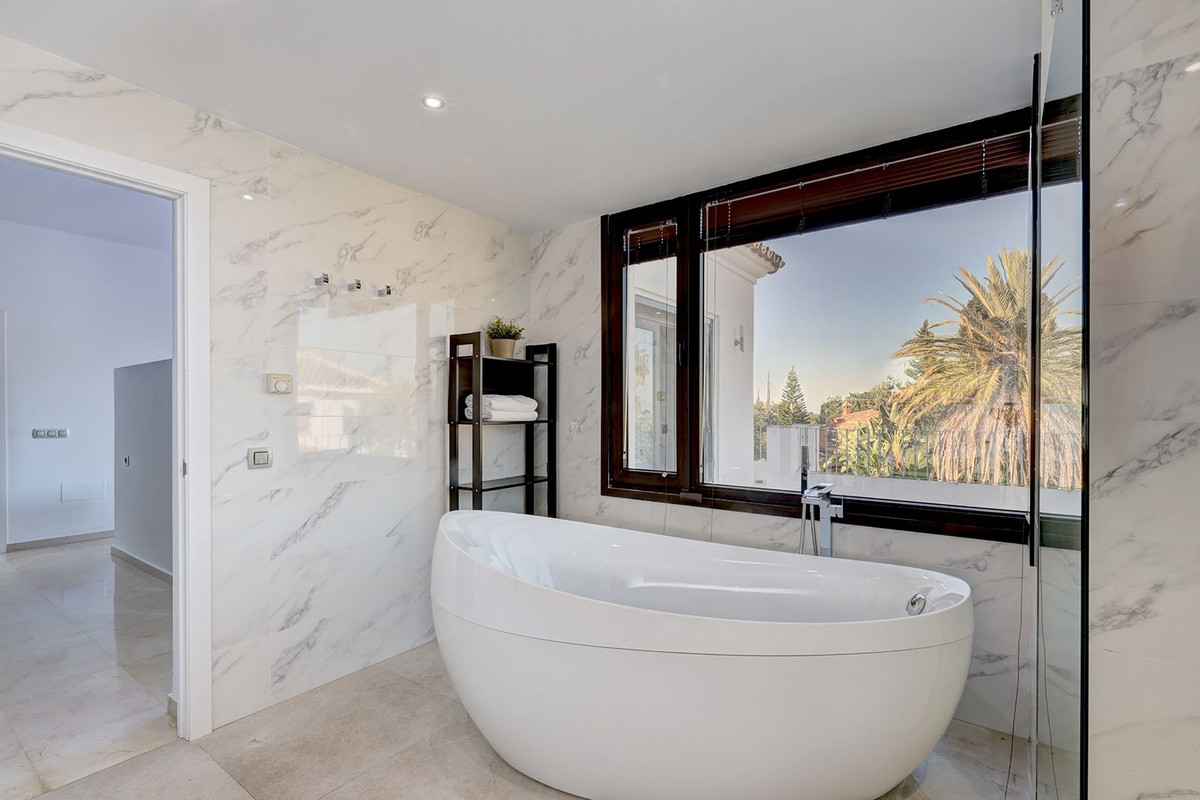 Huis te koop in El Rosario | 5 slaapkamers H5104279