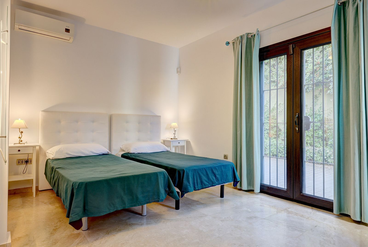 Huis te koop in El Rosario | 5 slaapkamers H5104279