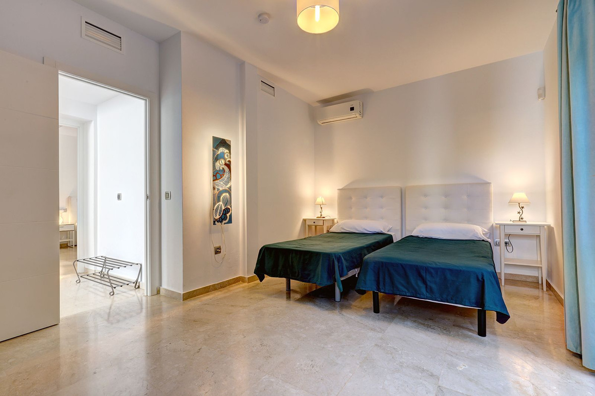 Huis te koop in El Rosario | 5 slaapkamers H5104279