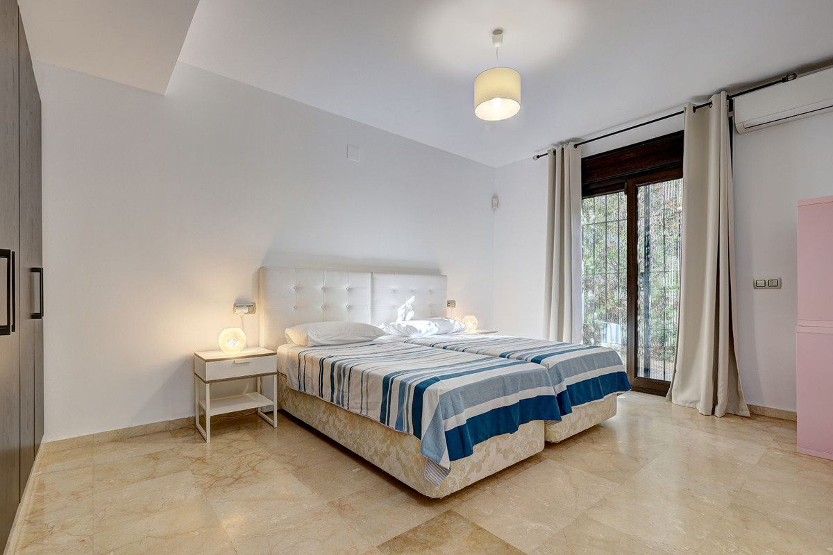 Huis te koop in El Rosario | 5 slaapkamers H5104279