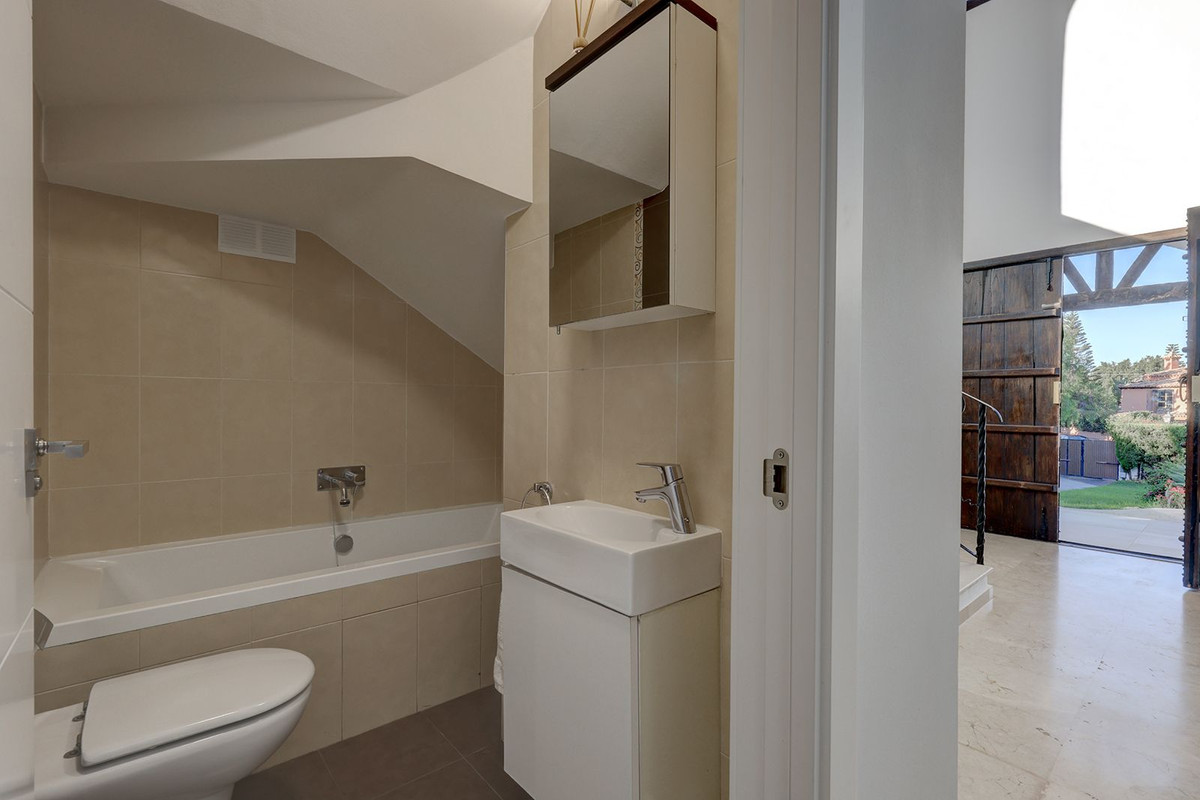 Huis te koop in El Rosario | 5 slaapkamers H5104279