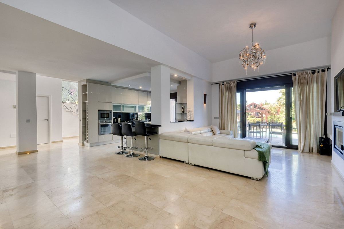 Huis te koop in El Rosario | 5 slaapkamers H5104279
