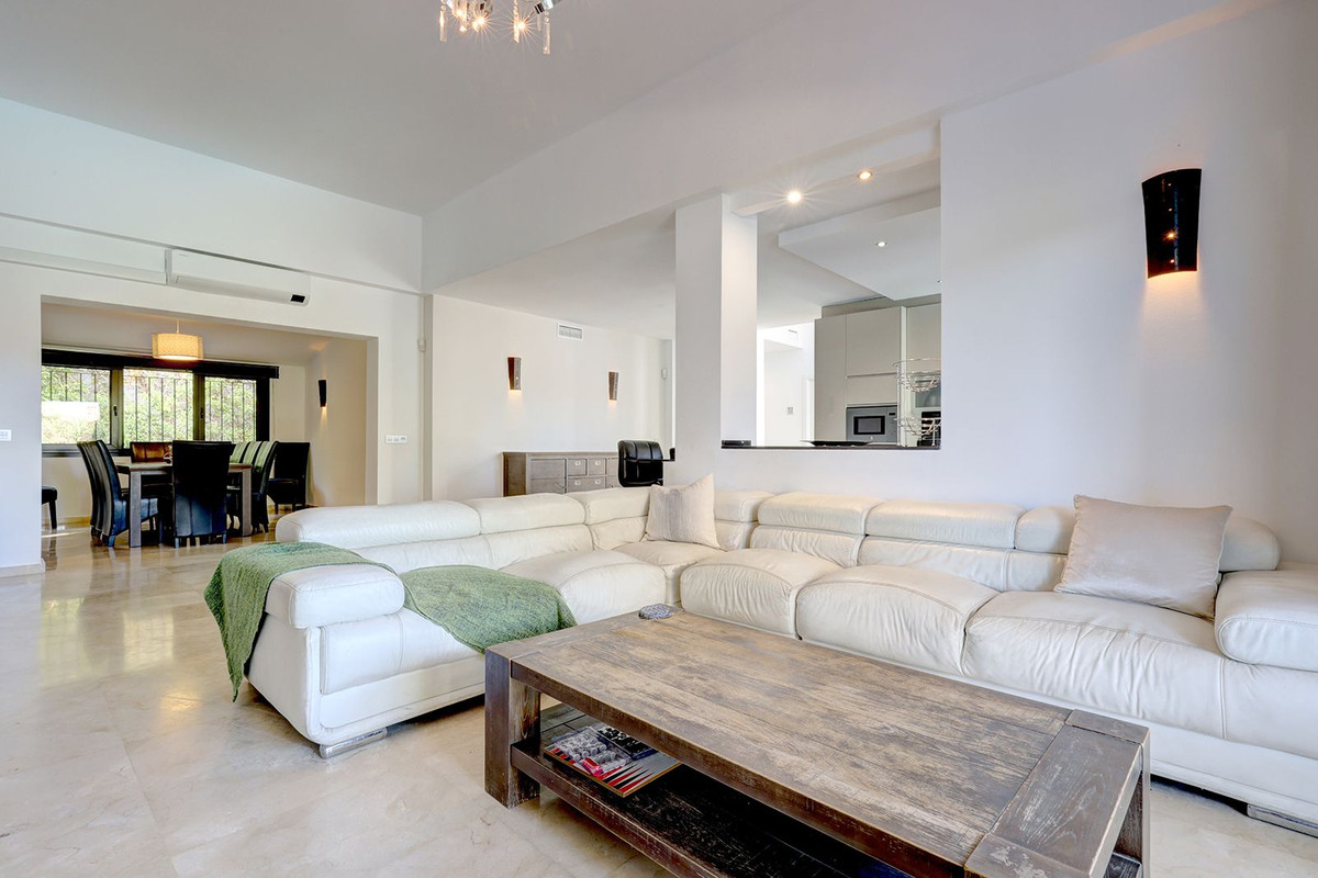 Huis te koop in El Rosario | 5 slaapkamers H5104279
