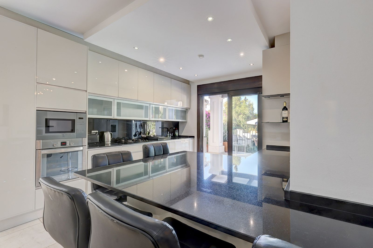 Huis te koop in El Rosario | 5 slaapkamers H5104279