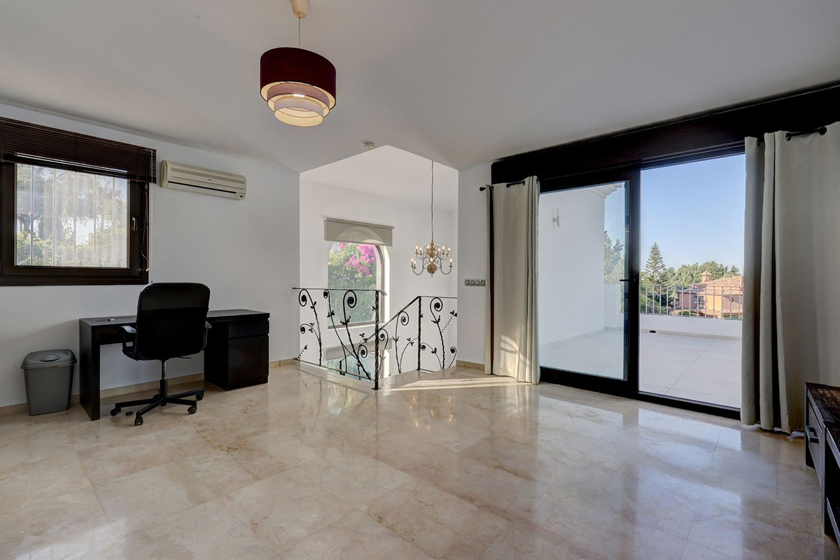 Huis te koop in El Rosario | 5 slaapkamers H5104279
