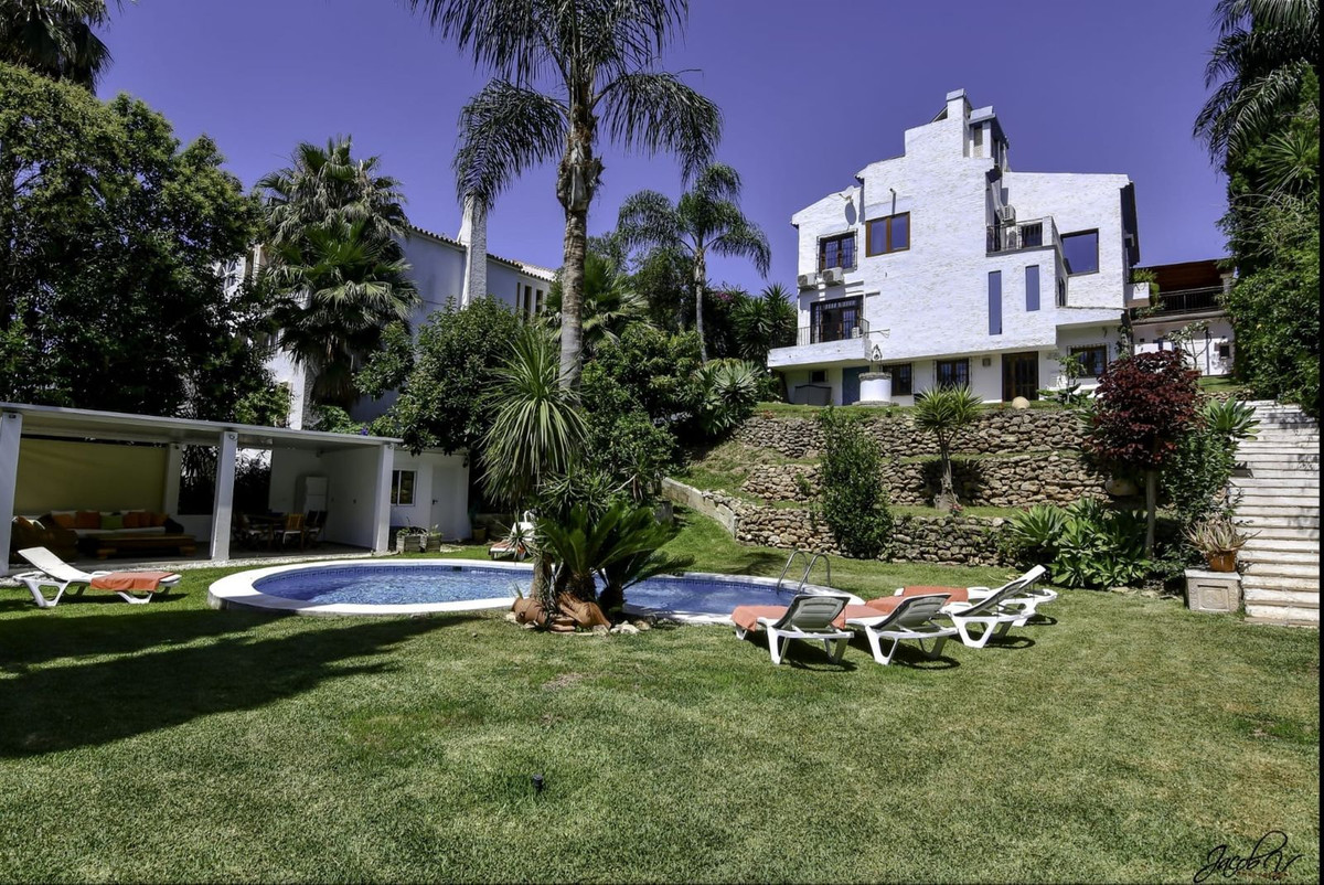 Huis te koop in El Rosario | 4 slaapkamers H5107462